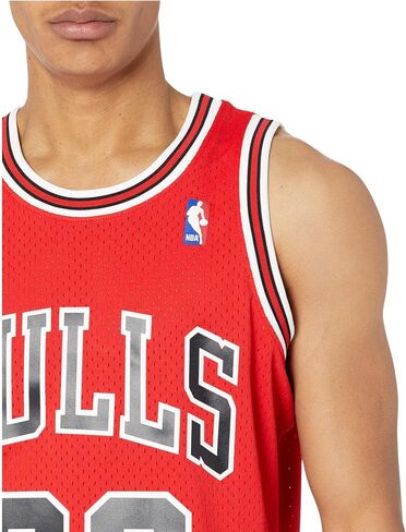 Mitchell & Ness NBA Chicago Bulls Scottie Pippen 1997 Swingman Jersey in Saudi Arabia