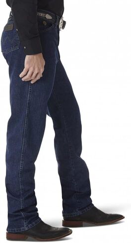 Wrangler Men's George Strait Cowboy Cut Original Fit Jean, Greyed Denim, 35W x 30L in Saudi Arabia
