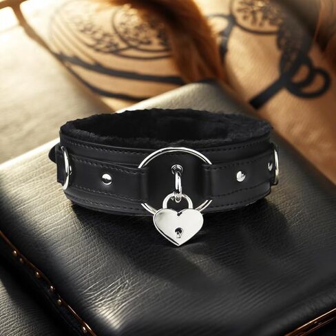 Gothic Leather collar for Women with Lock Detachable Choker Necklace Black in Saudi Arabia