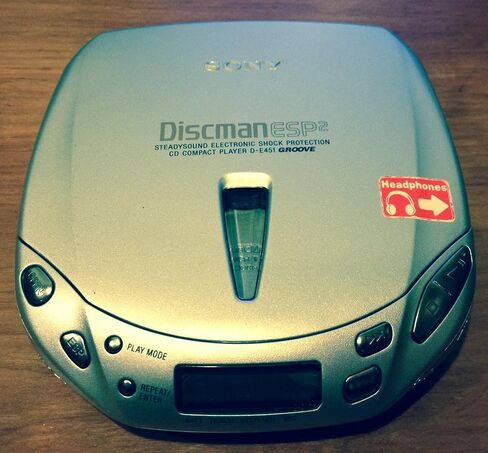 Sony DE451 Discman Portable CD Player in Saudi Arabia