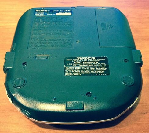 Sony DE451 Discman Portable CD Player in Saudi Arabia