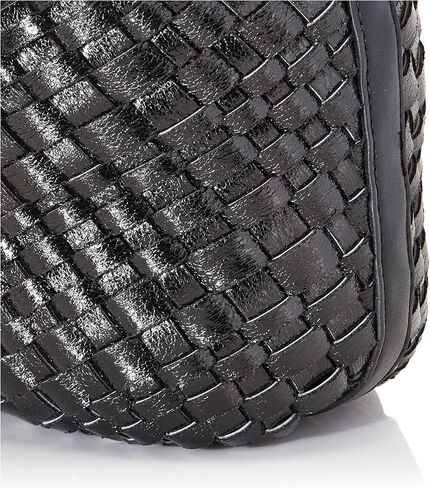 حقيبة كروس ناعومي للنساء من كالفن كلاين in Kuwait