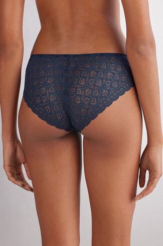 Woman's Lace and Silk Bikini Briefs in Kuwait