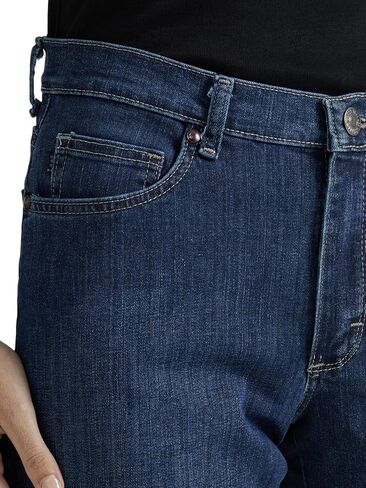 Lee Women's Relaxed Fit Straight Leg Jean, Authentic Nordic, 20 Short in Saudi Arabia