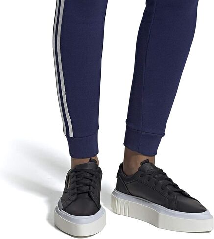 adidas Women's HYPERSLEEK W Low Shoes CBLACK,CBLACK,AERBLU Size 9.5 in Kuwait