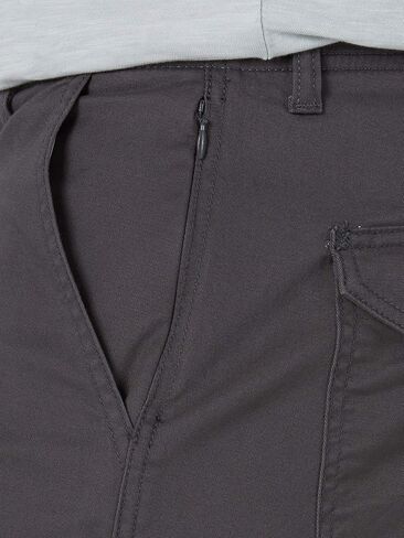 بنطلون كارجو مريح للغاية بقصة مستقيمة من نسيج تويل من سلسلة بيرفورمانس للرجال من ليي in Kuwait