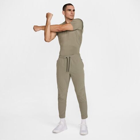 Nike Men's Dri-fit Unlimited Tapered Pants in Saudi Arabia