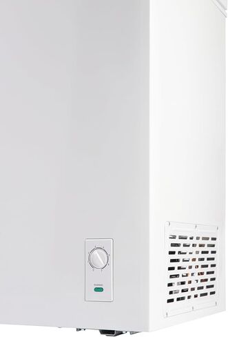 BLACK+DECKER 7.0 Cu. Ft. Chest Freezer, Holds up to 245 Lbs. of Frozen Food with Organizer Basket, BCFK706 in Kuwait