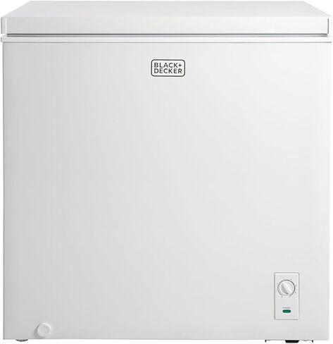 BLACK+DECKER 7.0 Cu. Ft. Chest Freezer, Holds up to 245 Lbs. of Frozen Food with Organizer Basket, BCFK706 in Kuwait