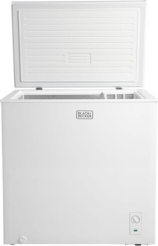 BLACK+DECKER 7.0 Cu. Ft. Chest Freezer, Holds up to 245 Lbs. of Frozen Food with Organizer Basket, BCFK706 in Kuwait