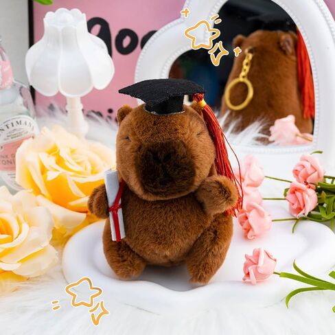 تخرج أفخم حشو حيوان لطيف Capybara keychain 2025 هدايا التخرج من أجله في كلية الثانوية كاوي كابيبارا الاشياء مع قبعة البكالوريوس والتمرير in Saudi Arabia