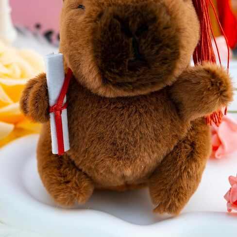 تخرج أفخم حشو حيوان لطيف Capybara keychain 2025 هدايا التخرج من أجله في كلية الثانوية كاوي كابيبارا الاشياء مع قبعة البكالوريوس والتمرير in Saudi Arabia