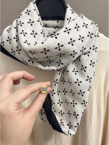 Women's Scarf Magnetic Clasps Winter Stylish and Versatile Neck Scarf Warm and Cozy 27.5 * 27.5 Inches in Saudi Arabia