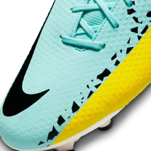 Nike Men's Sneaker in Saudi Arabia