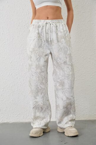 Camo Pants Women Baggy Fleece Y2K Camouflage Cargo Pants High Waisted Wide Leg Drawstring Jogger Sweatpants in Saudi Arabia