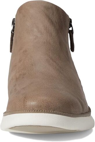 Johnston & Murphy Emery Zip Bootie in Kuwait