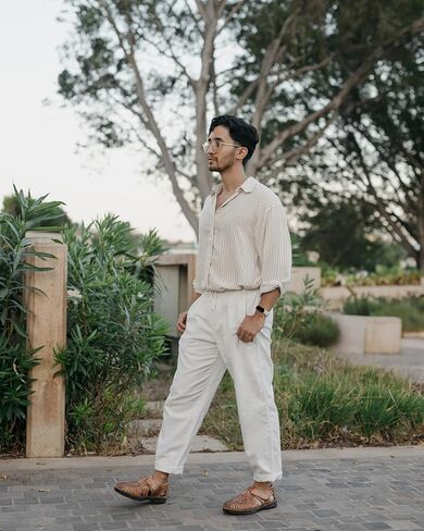 المكسيك En La Piel المصنوع يدويًا للرجال الصياد Huaraches Huaraches-جلد أصلي ، حزام قابل للتعديل وربط الحلقة ، تصميم مغلق ، أحذية زلة غير رسمية ومريحة-متوفرة في Tan و Moka in Kuwait