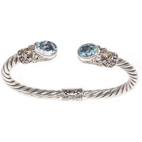 Novica Artisan Handmade Gold Beated Blue Topaz Cuff Bracelet من إندونيسيا [18 في L 2 مم W Pendant (S) 1.3 في L x 0.9 في W × 0.2 في D] "Dragonfly Den in Blue"