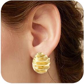 REELMAR Chunky Gold Clip On Earrings for Women Trendy Seashell Dupes Earrings Ocean Beach Shell Statement Earrings No Piercing Clips