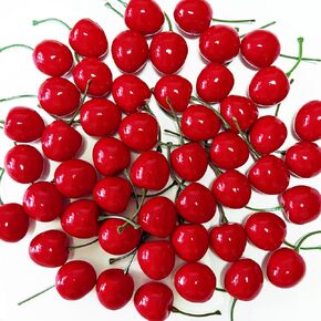 50pcs الكرز الأحمر الاصطناعي ، زخرفة زخرفة زخرفة كرز ديكور الفاكهة المزيفة لزينة الكيك ، الحرف اليدوية ، الدعامة التصوير الفوتوغرافي