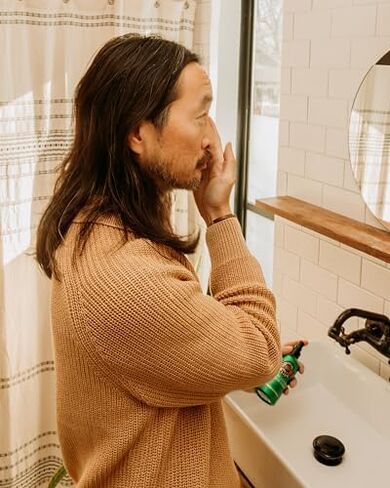 بلسم اللحية المصنوع يدويًا 45.72 للرجال، فانيليا سبايد، 55.8 مل - كريم تصفيف فاخر مع لمعان منخفض لترطيب وتشكيل اللحى والشوارب - بلسم شعر الوجه المعطر، ترطيب يدوم طويلاً in Kuwait