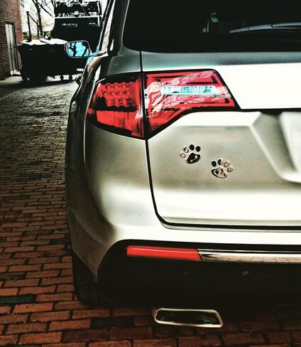 LZLRUN 4PCS Black 3D Chrome Dog Paw Footprint Sticker Decal Auto Car Emblem Decal Decoration in Kuwait