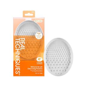Real Techniques Textured Makeup Brush Cleaner Mat & Brush Cleanser for Fast & Easy Use, Removes Makeup & Oil, Mess Free, Cruelty Free & Vegan, Extends Brush Life, 3 Piece
