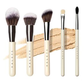 HALEYS Brilliant Powder Brush, Soft, Streak-free, Perfect Blending, Buff, Blurs, Smooths, Control, Precision, Complexion tools, For powder, setting powder, blush, Vegan, Cruelty-free, Sustainable Wood