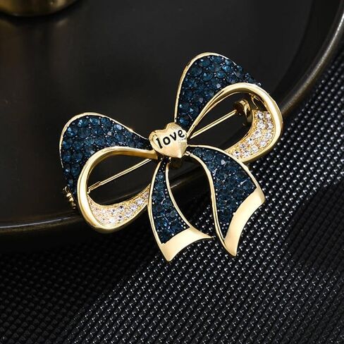 Kokoma Rhinestone Bow Brouch Pin للنساء اللامع CZ CZ Crystal Pearl متدلي بشريط القوس القوس صدر طية طية طية زفاف الحفلات ، فستان ، قميص ، قميص مقطع للملابس ، إكسسوارات ، مجوهرات in Saudi Arabia