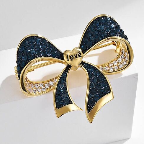 Kokoma Rhinestone Bow Brouch Pin للنساء اللامع CZ CZ Crystal Pearl متدلي بشريط القوس القوس صدر طية طية طية زفاف الحفلات ، فستان ، قميص ، قميص مقطع للملابس ، إكسسوارات ، مجوهرات in Saudi Arabia