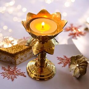 حامل شموع ، حامل شموع لوتس ، نحاس ديوالي ديا ، آخاند ديا لبوجا ، URLI BRASS GOLDEN DIYAs ، إرجاع هدية ، مصباح زيت