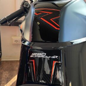 Motorcycle 3D Stickers Compatible with KTM 1290 Super Duke R 2022-2023. Tank Protector Protections from Impact and Scratches. Resin Stickers - Made in Italy