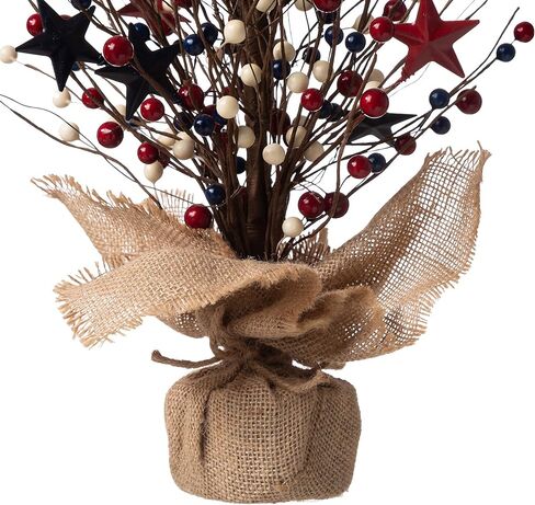 شجرة طاولة التوت الأحمر والنجوم للاحتفال بالرابع من يوليو، شجرة صناعية وزهرة للقطعة المركزية المميزة بقاعدة من الخيش لتزيين سطح الطاولة الوطنية ليوم الاستقلال/يوم المحاربين القدامى in Kuwait