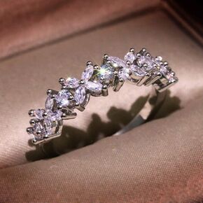Exquisite Flower Shape Cubic Zirconia Eternity Wedding Engagement Band Single Row Diamond Ring for Women (US code 6)