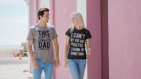 Crazy Dog Mens T Shirt Best Buckin Dad من أي وقت مضى لأبي مدهش الآباء مضحك يوم المحملات in Kuwait
