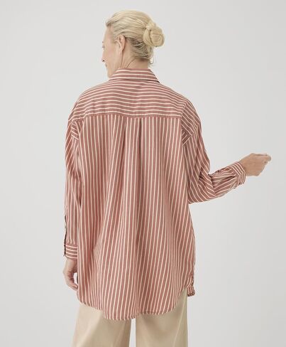 Pact Organic Cotton Women's Lightweight Oversized Shirt in Kuwait