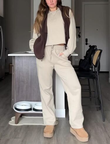 Womens Fuzzy Fleece Vest Casual Warm Sleeveless Zip Up Sherpa Vest Jacket with Pockets for Fall/Winter in Saudi Arabia