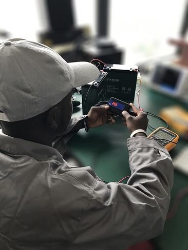 نبض تلقائي 400AH بطارية حمض الرصاص Desulfator إحياء تجديد البطارية للسيارات والدراجات النارية والمركبات ATV in Kuwait