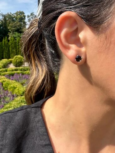 Levian Smoky Quartz أو Blue Topaz Round Stud أقراط للنساء - 925 الأزرار الفضية الاسترليني الخاصة بها - يونيو أو ديسمبر - ادفع - اثنان من أقراط الأحجار الكريمة الأنيقة والجنسية الخالدة in Kuwait