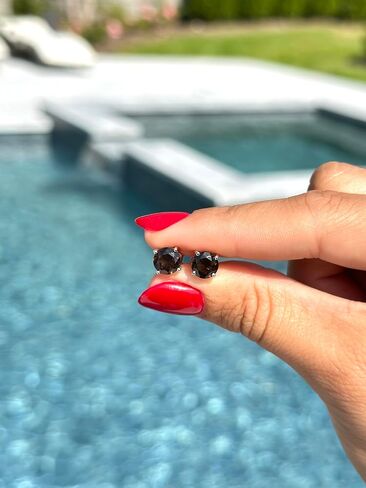 Levian Smoky Quartz أو Blue Topaz Round Stud أقراط للنساء - 925 الأزرار الفضية الاسترليني الخاصة بها - يونيو أو ديسمبر - ادفع - اثنان من أقراط الأحجار الكريمة الأنيقة والجنسية الخالدة in Kuwait