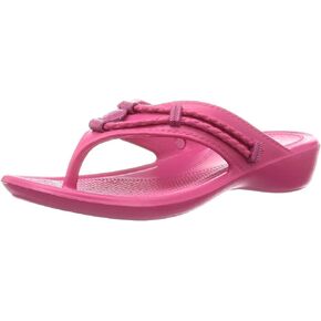 صندل نسائي من Minnetonka Silvie Slingback