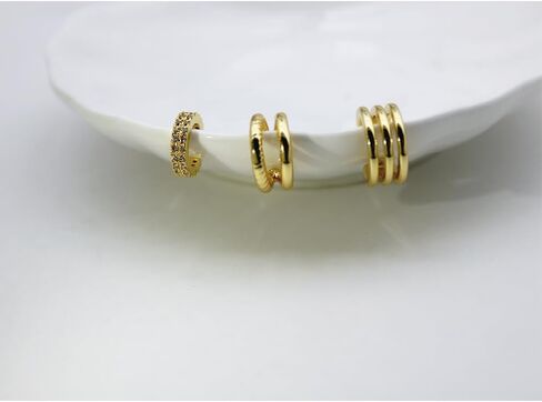 Gold Ear Cuff Earrings Non Piercing for Women,14K Gold Plated Cartilage Hoop Earring,Hypoallergenic Cubic Zirconia Huggie Hoop Cartilage Earring Clip on Cartilage Earring in Saudi Arabia