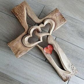 Puxitri Resin Decord Cross Wall Decor - قلوب متشابكة ، هدية مسيحية عظيمة لغرفة المعيشة المنزلية ، ديكورات عيد الفصح (Red ، L - (13.8 "L x 8.5" W))