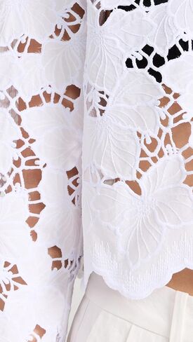L'AGENCE Women's Seychelle Lace Cropped Blouse in Saudi Arabia