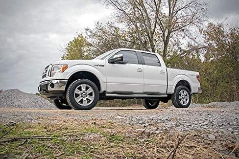 طقم رفع التعليق 2 بوصة من Rough Country لـ 2009-2013 Ford F-150 2WD/4WD - 56830 in Saudi Arabia