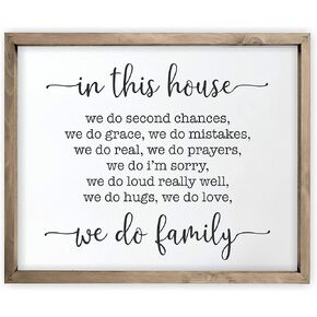 في هذا المنزل ، نقوم بعمل عائلة مؤطرة على Wood Farmhouse Wall (12 × 15)