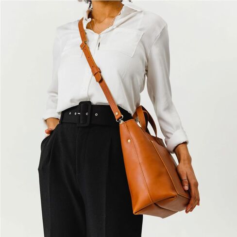 Portland Leather Goods Medium Crossbody Zipper Tote for Women – Handmade from the Finest Full-Grain Hides in Kuwait