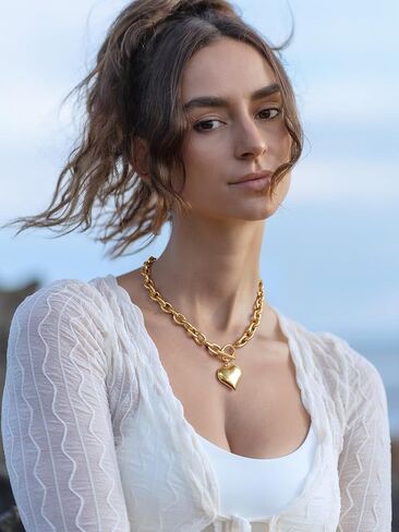 Heart Pendant Necklaces for Women Statement Chunky Chain Necklace Love Heart Charm Choker Necklace in Saudi Arabia