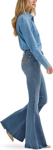 Wrangler Women's x Wilson Lainey Bell-Bottom, Daydream Wash in Saudi Arabia