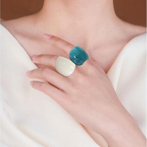 Chunky Resin Rings Set Unique Multicolor Acrylic Rings Cute Aesthetic Y2k Statement Ring Vintage Stackable Wide Thick Dome Plastic Rings Knuckle Finger Jewelry for Women in Saudi Arabia